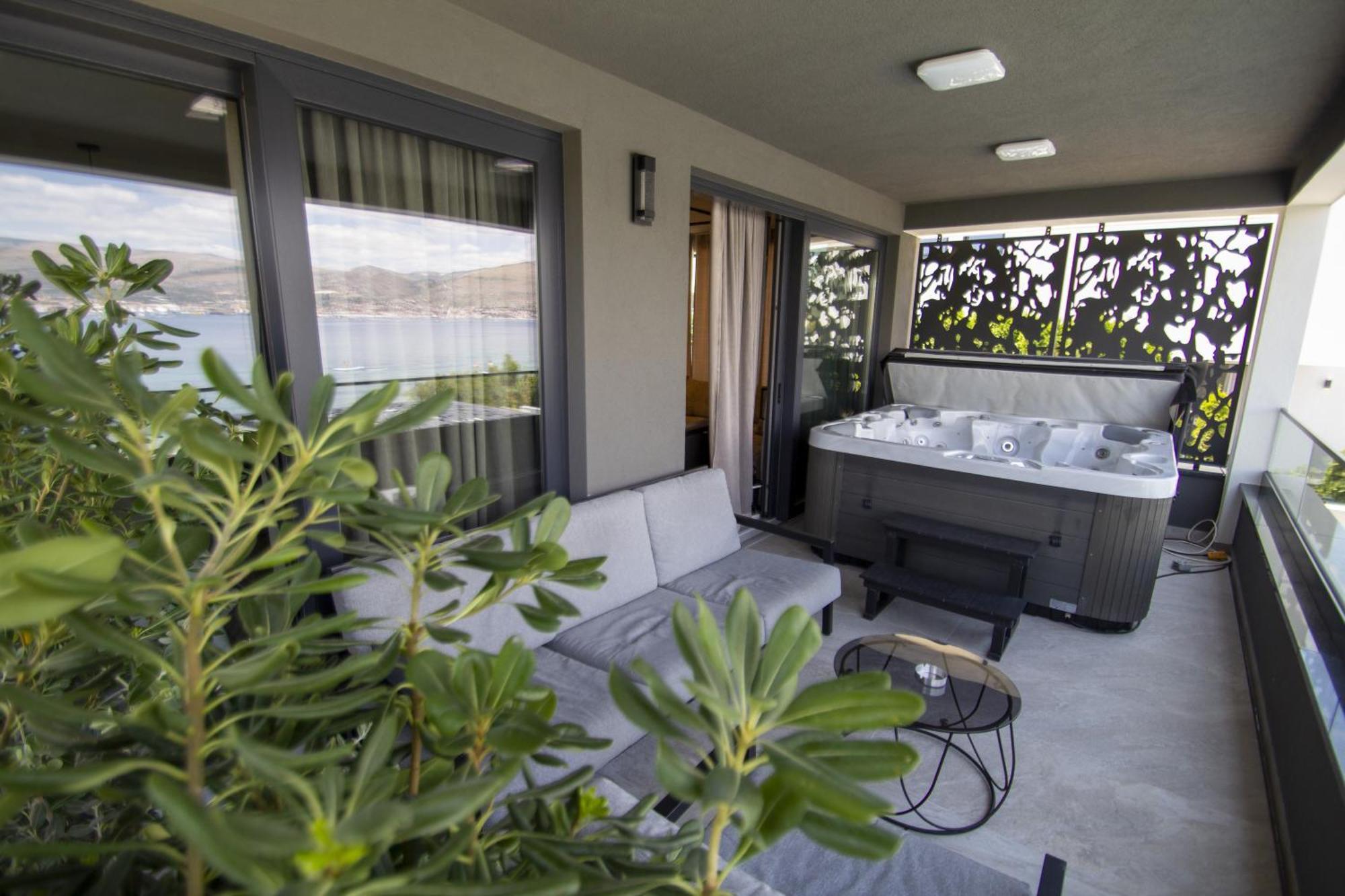 Villa Palace Al Nera Трогир Екстериор снимка